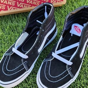 VANS Sk8-Hi Shoe Brand new has never been used with box